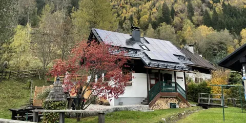Werkstatt'l von aussen im Sommer